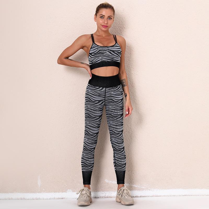 Sexy Striped Knitted Yoga Wear Fitness Running Hip Lifting Leggings Seamless Sportswear Two Piece Suit
