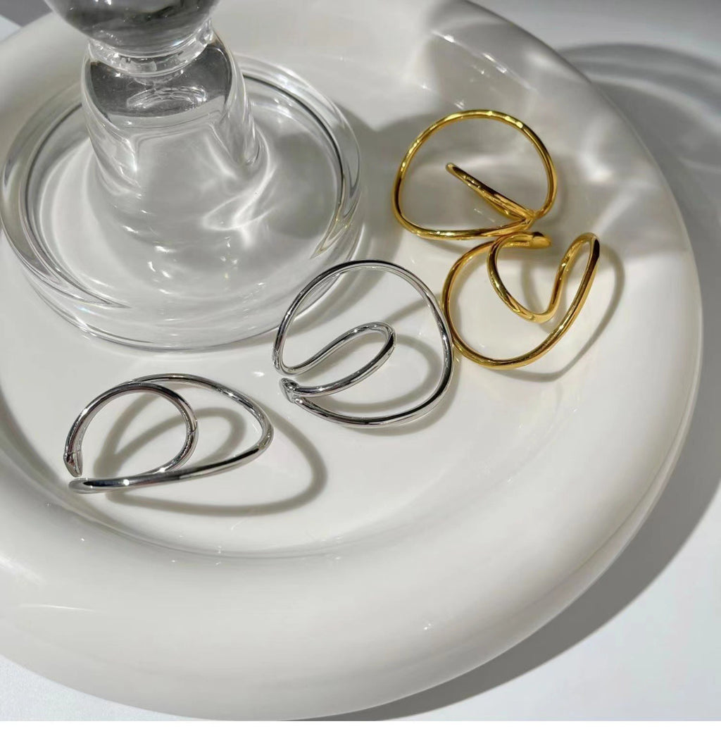 Creative design European and American style brass gold-plated ear clips without piercing Möbius loop earrings for couples