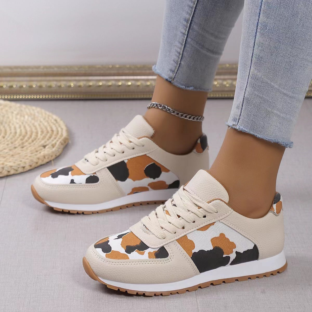Thick-soled leopard print lace-up casual sports shoes for women low-top running shoes