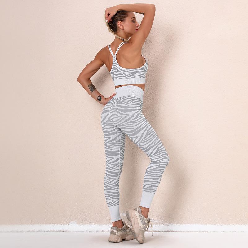 Sexy Striped Knitted Yoga Wear Fitness Running Hip Lifting Leggings Seamless Sportswear Two Piece Suit