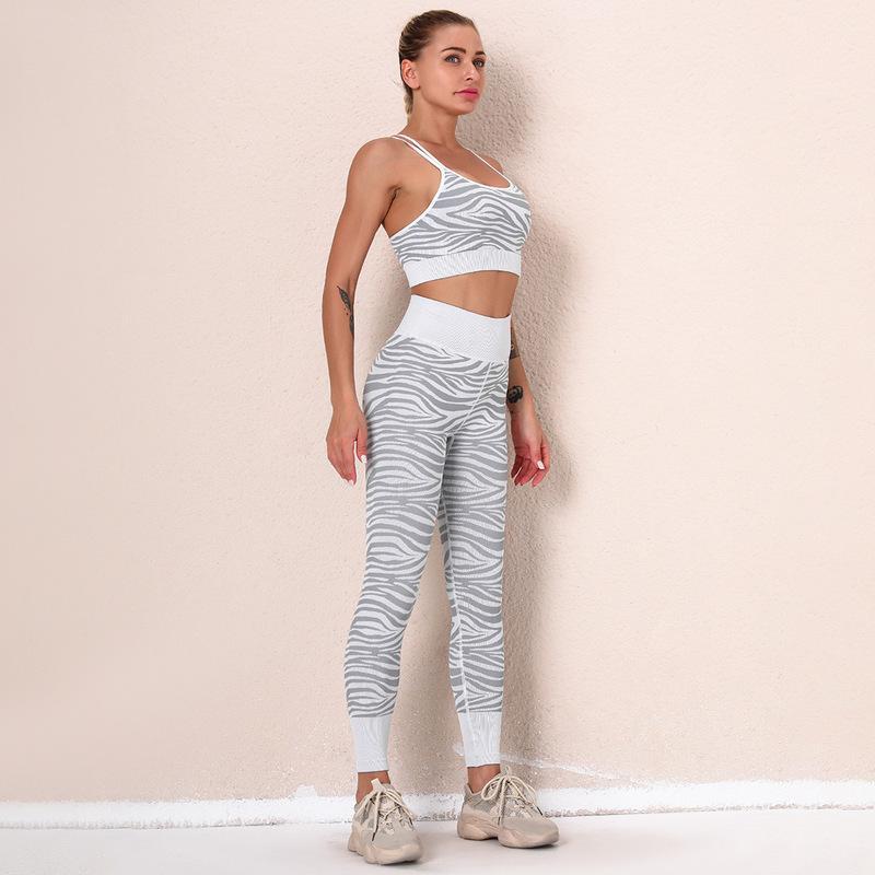Sexy Striped Knitted Yoga Wear Fitness Running Hip Lifting Leggings Seamless Sportswear Two Piece Suit