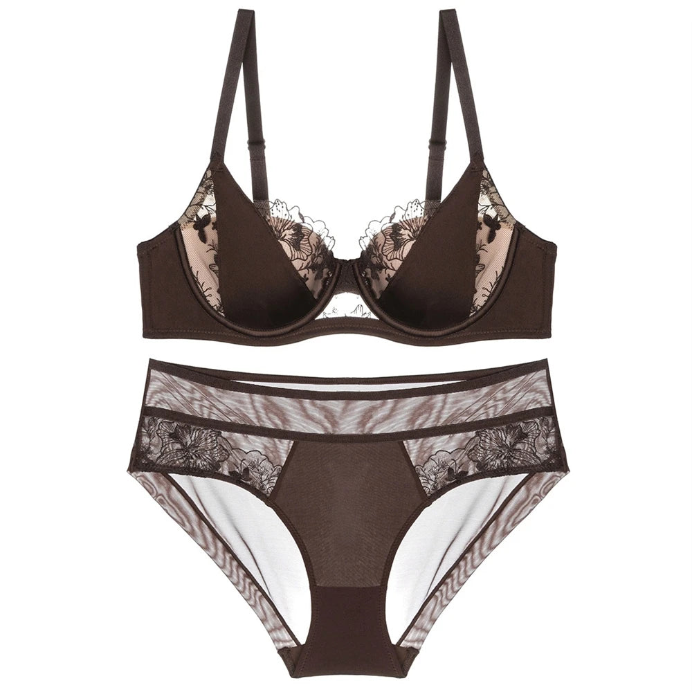 French sexy lace lingerie, thin color contrast embroidery, large-sized, large chest, small look, tapering breasts, bra cover