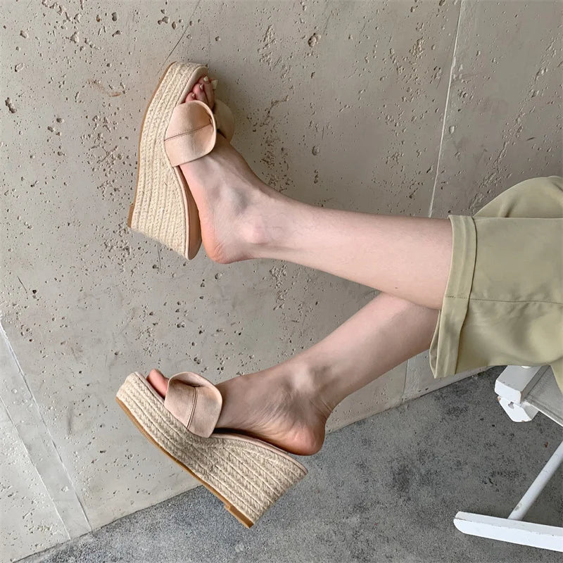 2025 European and American Style Wedge Heel Slippers New Summer High Heel Sandals with Peep Toe and Platform Cork Outsole