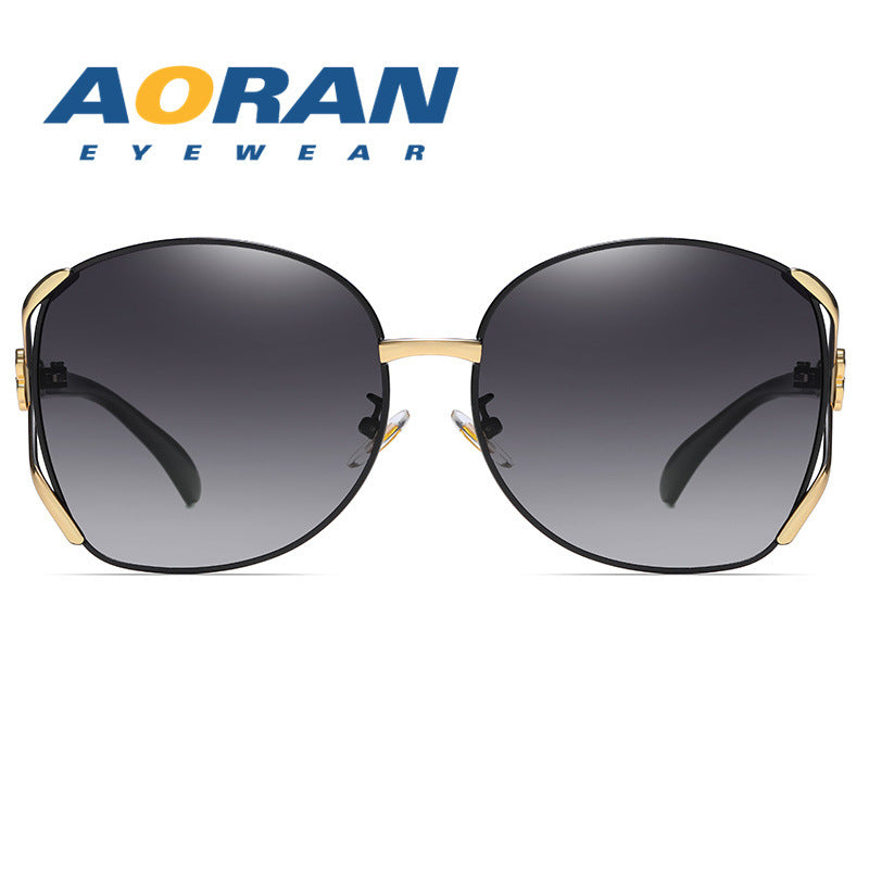 New trendy fashion UV-protection sunglasses for women, natural look,