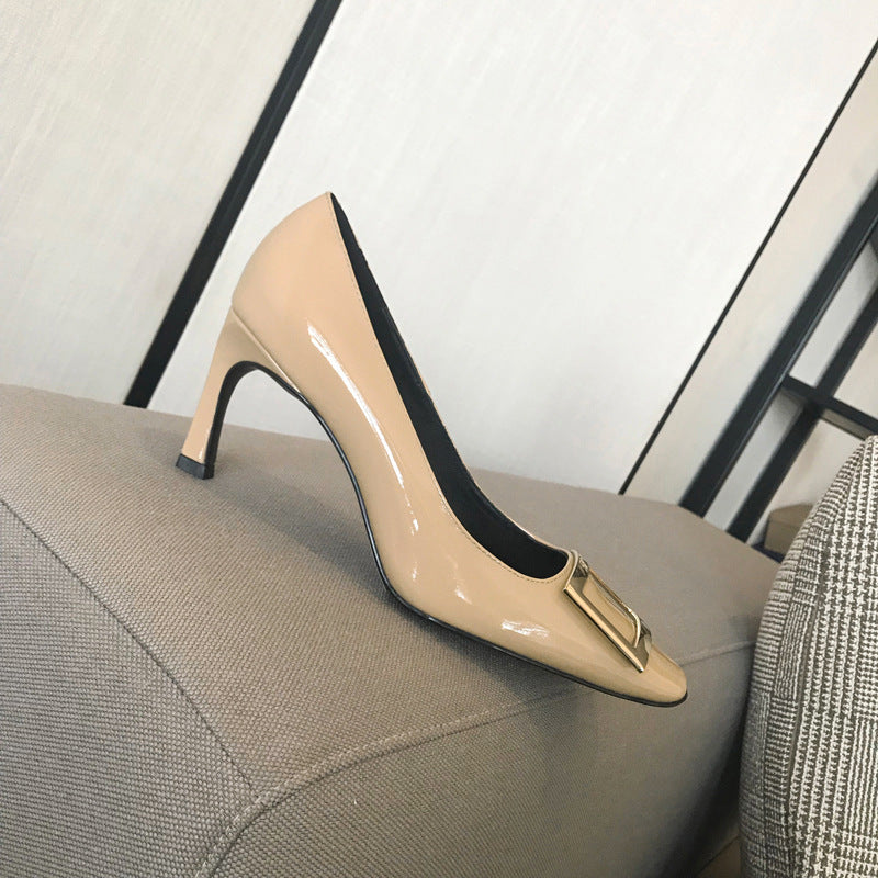 Letter Metal Square Buckle Shallow Mouth Women's Shoes Medium Heel Square Toe Shoes Classic Horseshoe Heel Patent Leather Professional Work Shoes for Women