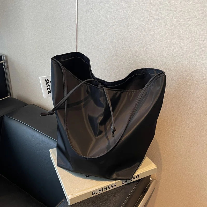 Soft Nylon Solid Color Product Designer Handbag Large Capacity Commuter Simple Tote Bag Hot Sale Versatile Fashion Shoulder Bag