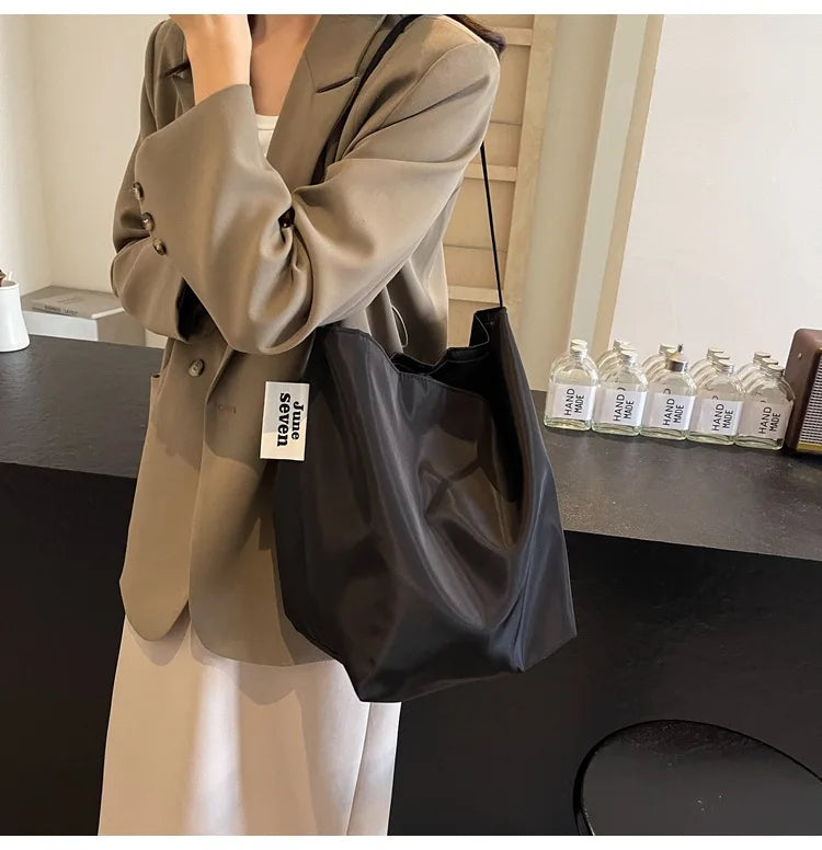 Soft Nylon Solid Color Product Designer Handbag Large Capacity Commuter Simple Tote Bag Hot Sale Versatile Fashion Shoulder Bag