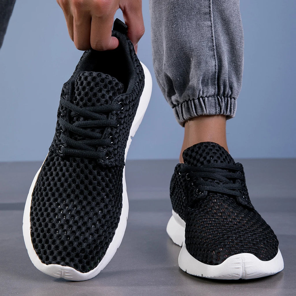 Men's Shoes White Mesh Sneakers New Summer Lightweight Casual Shoes Hiking Comfortable Tennis Shoes Lace Up Outdoor Running Shoe