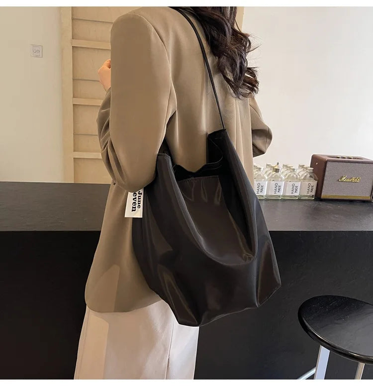 Soft Nylon Solid Color Product Designer Handbag Large Capacity Commuter Simple Tote Bag Hot Sale Versatile Fashion Shoulder Bag