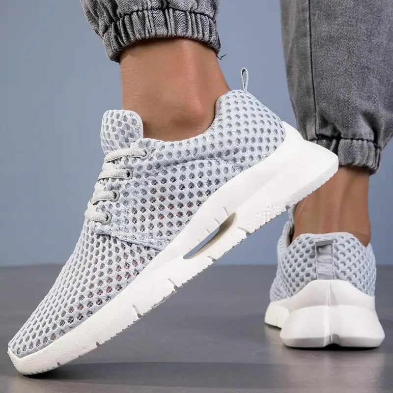 Men's Shoes White Mesh Sneakers New Summer Lightweight Casual Shoes Hiking Comfortable Tennis Shoes Lace Up Outdoor Running Shoe