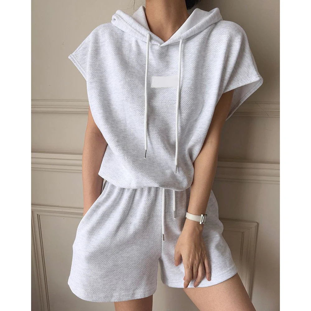 Women's Casual Sportswear Set with Hat Short Sleeve High Waist Wide Leg Shorts Fashionable Two-Piece Summer Outfit