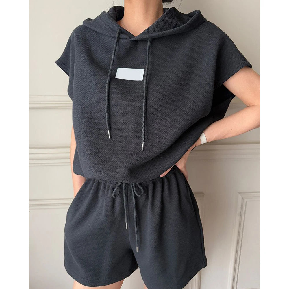 Women's Casual Sportswear Set with Hat Short Sleeve High Waist Wide Leg Shorts Fashionable Two-Piece Summer Outfit
