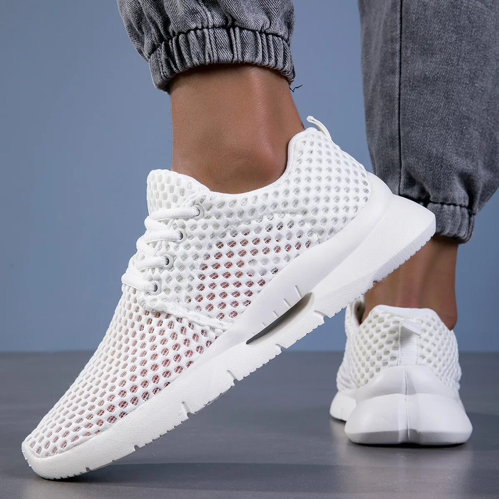 Men's Shoes White Mesh Sneakers New Summer Lightweight Casual Shoes Hiking Comfortable Tennis Shoes Lace Up Outdoor Running Shoe