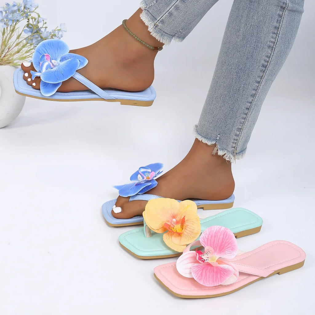 Women Slippers 2026 New Clip Toe Flower Decor Shoes Women Comfort Beach Flip Flops Fashion Square Toe Flat Sandals Slides Women