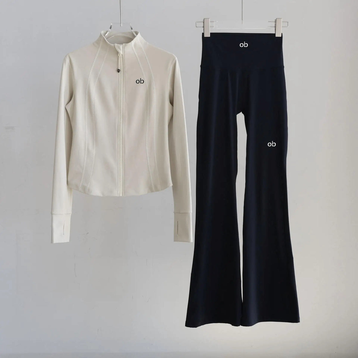 Sportswear for women - new trend in autumn with fitted stand-up collar for training, Pilates, fitness and hiking. Autumn/winter