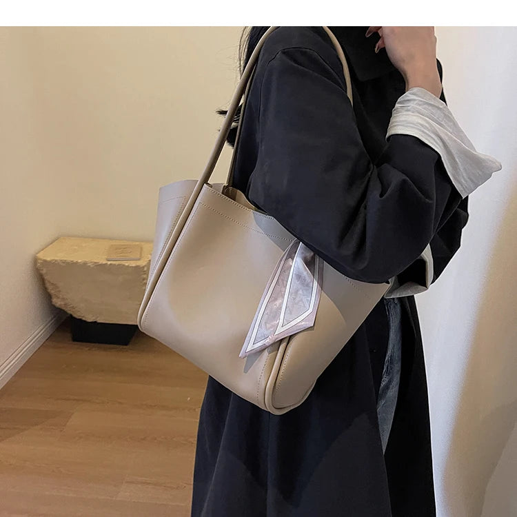 High-end Texture Retro Large-capacity Bag For Women 2023 New Autumn/winter Shoulder Bag Fashionable Tote Bag