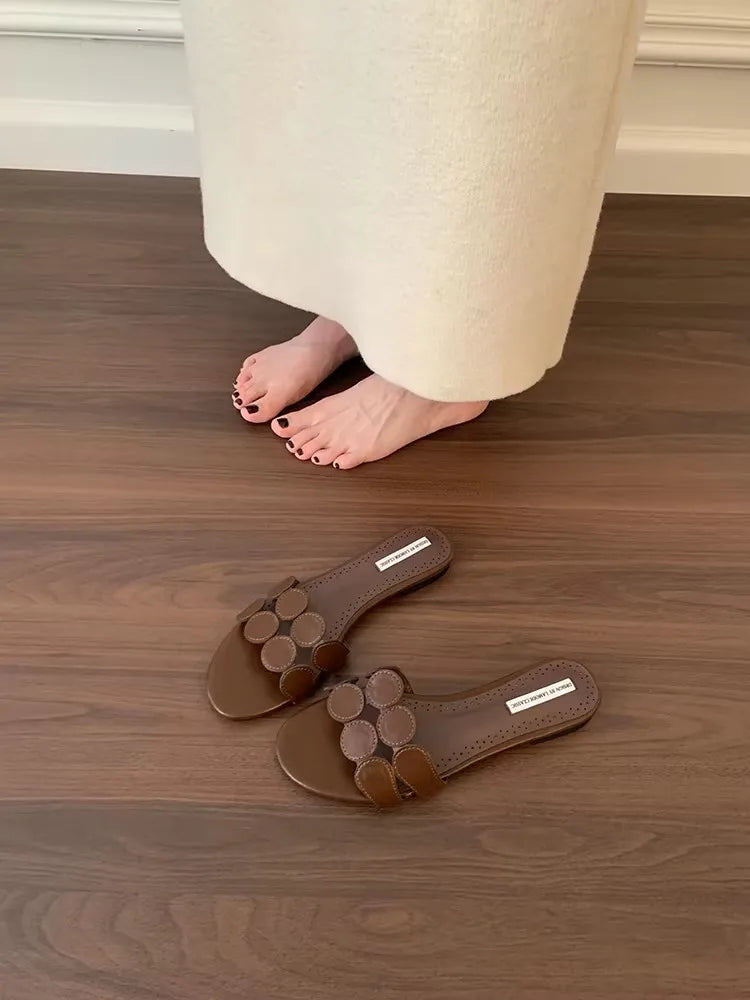 Niche Design Flat One-strap Flip-flops for Women, Outdoor Summer Vacation Style, Gold Sandals for Women