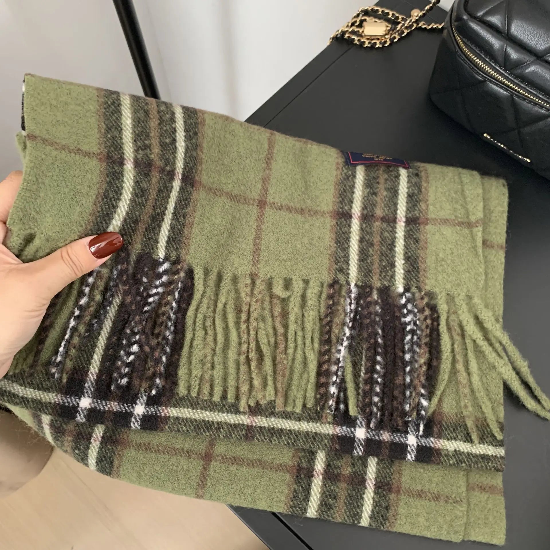 Faux Cashmere Plaid Scarf British Classic Style Light Luxury Unisex Warm Winter Autumn Neck Wrap for Couple