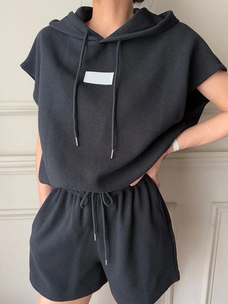 Women's Casual Sportswear Set with Hat Short Sleeve High Waist Wide Leg Shorts Fashionable Two-Piece Summer Outfit
