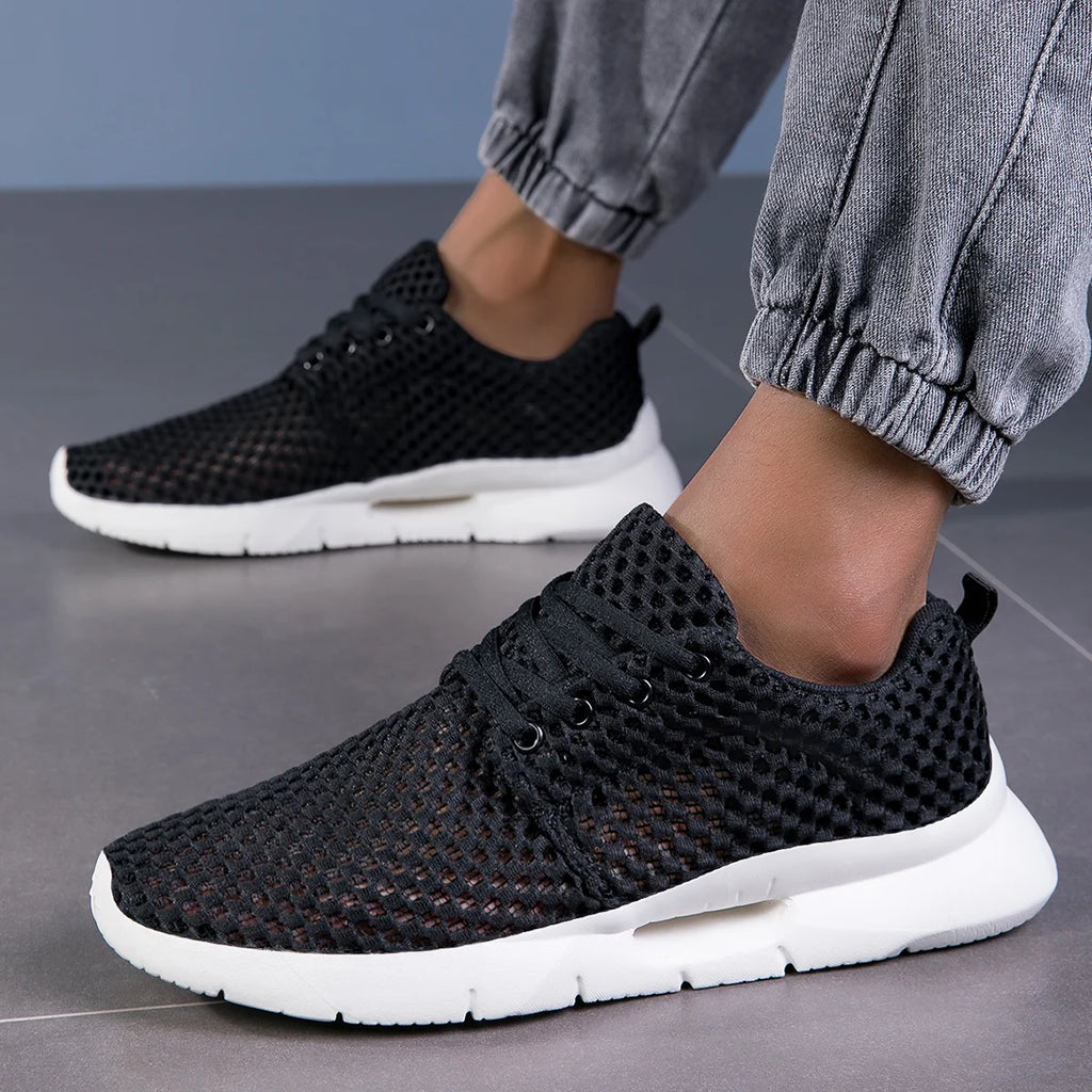 Men's Shoes White Mesh Sneakers New Summer Lightweight Casual Shoes Hiking Comfortable Tennis Shoes Lace Up Outdoor Running Shoe