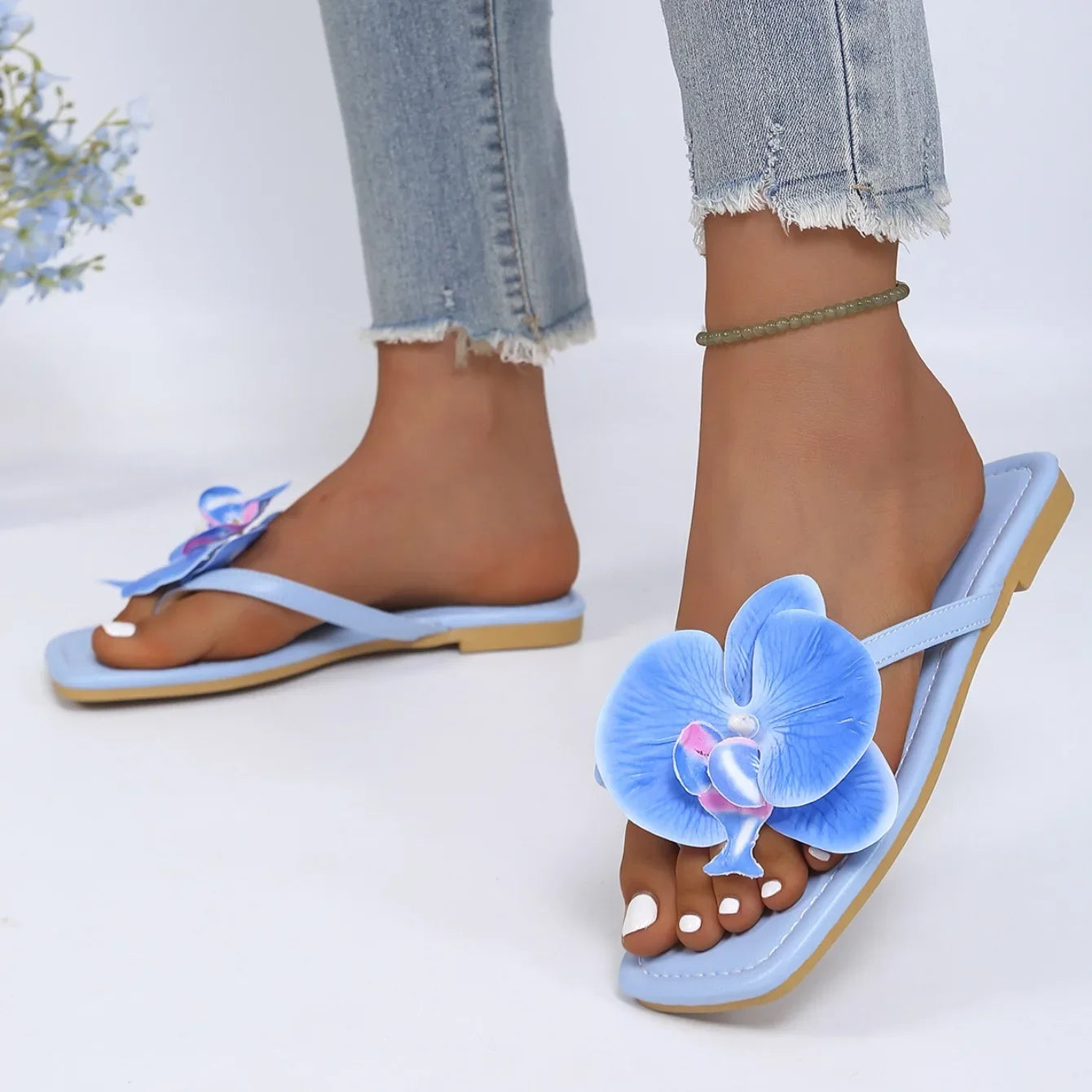 Women Slippers Fashion Square Toe Flat Sandals Slides Women Clip Toe Flower Decor Summer Shoes Women Comfort Beach Flip Flops