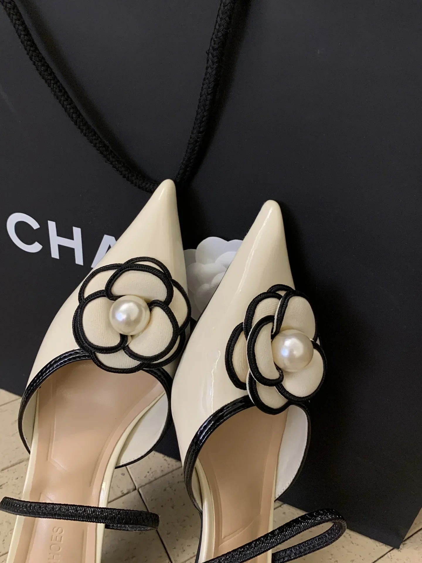 2026 Flower Pointed Toe High Heels Women Luxury Designer Sandals Female Summer Elegant Fashion Pumps Flower Mule Slippers Women
