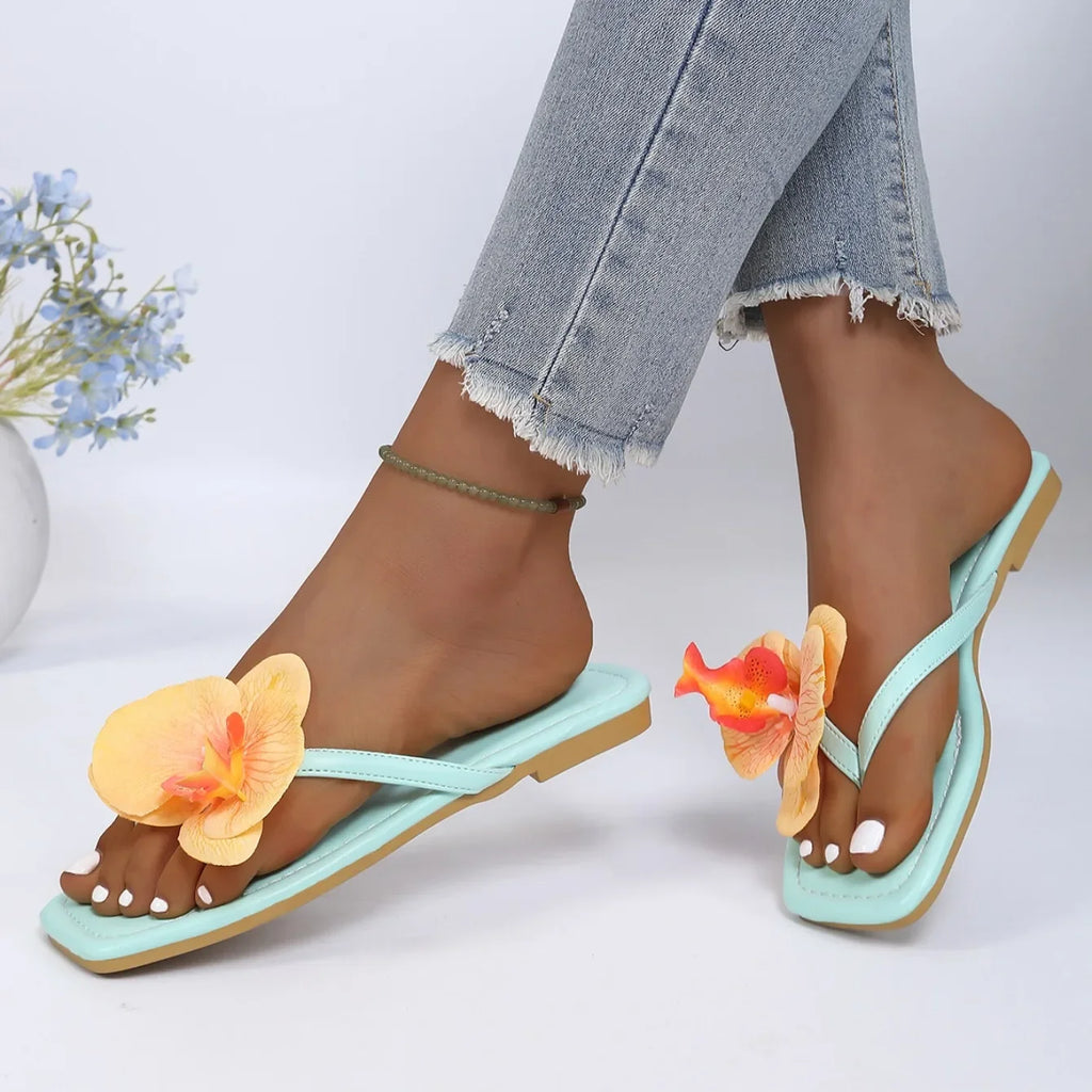 Women Slippers Fashion Square Toe Flat Sandals Slides Women Clip Toe Flower Decor Summer Shoes Women Comfort Beach Flip Flops