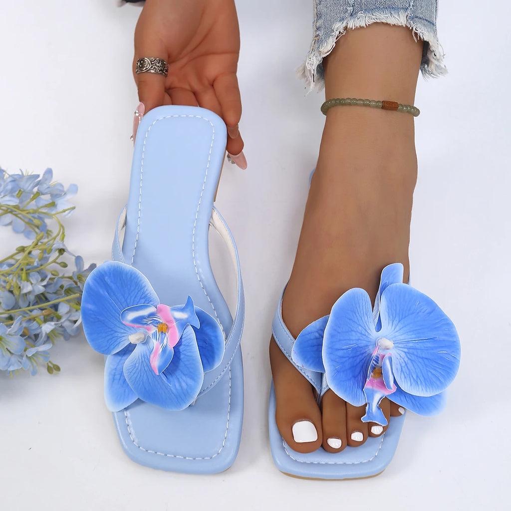 Women Slippers 2026 New Clip Toe Flower Decor Shoes Women Comfort Beach Flip Flops Fashion Square Toe Flat Sandals Slides Women