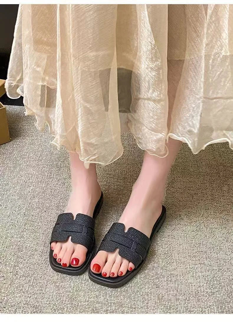 Fashion women's smooth slippers small Xinhong style French-style square toe high-end summer beach and outdoor slippers Advanced