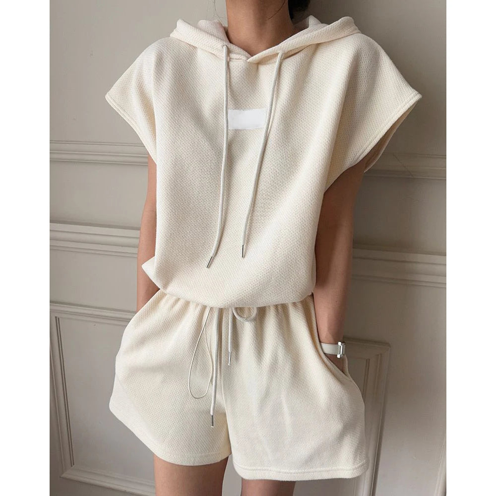 Women's Casual Sportswear Set with Hat Short Sleeve High Waist Wide Leg Shorts Fashionable Two-Piece Summer Outfit