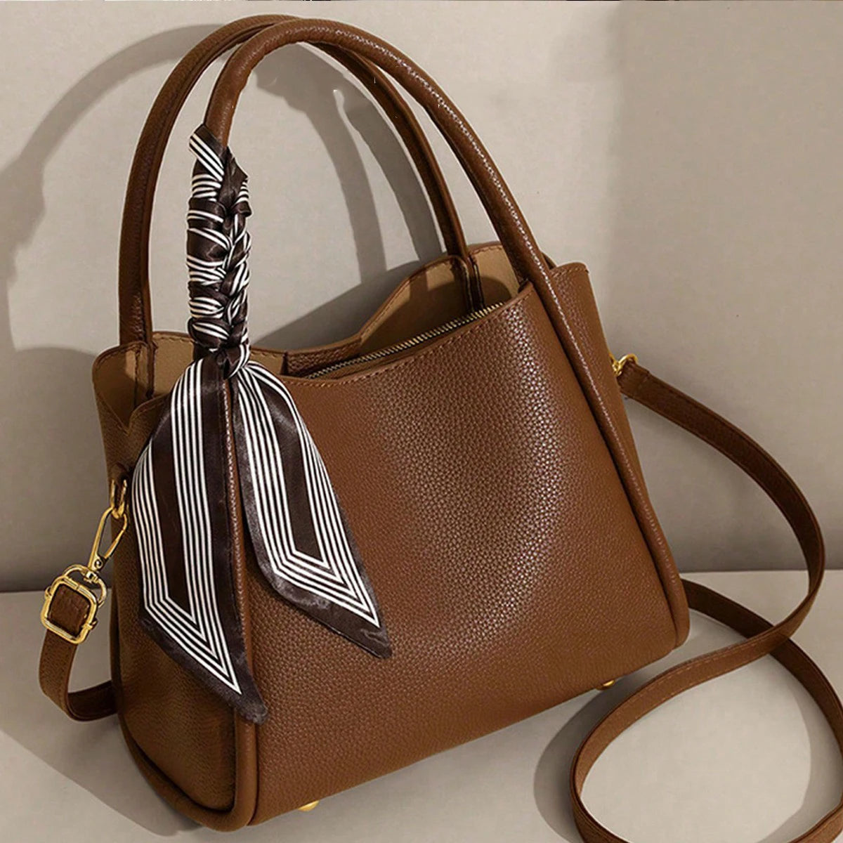 New autumn and winter fashion all-match retro style handbag solid color adjustable shoulder strap shoulder messenger bag