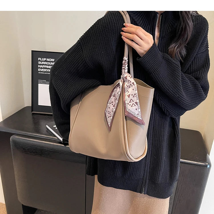 High-end Texture Retro Large-capacity Bag For Women 2023 New Autumn/winter Shoulder Bag Fashionable Tote Bag