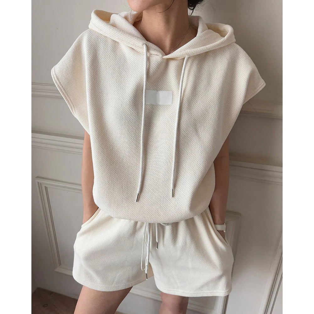 Women's Casual Sportswear Set with Hat Short Sleeve High Waist Wide Leg Shorts Fashionable Two-Piece Summer Outfit
