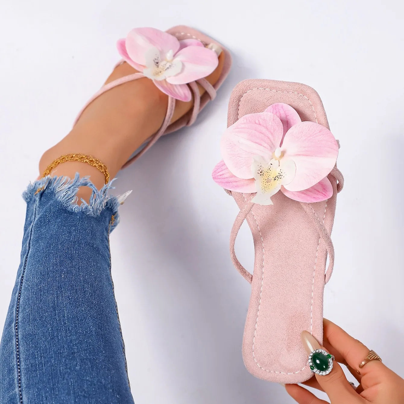 Square Open Toe Comfortable Lightweight Flower Embellishment Beach Style Fashionable Casual Slippers for Women New Summer 2026