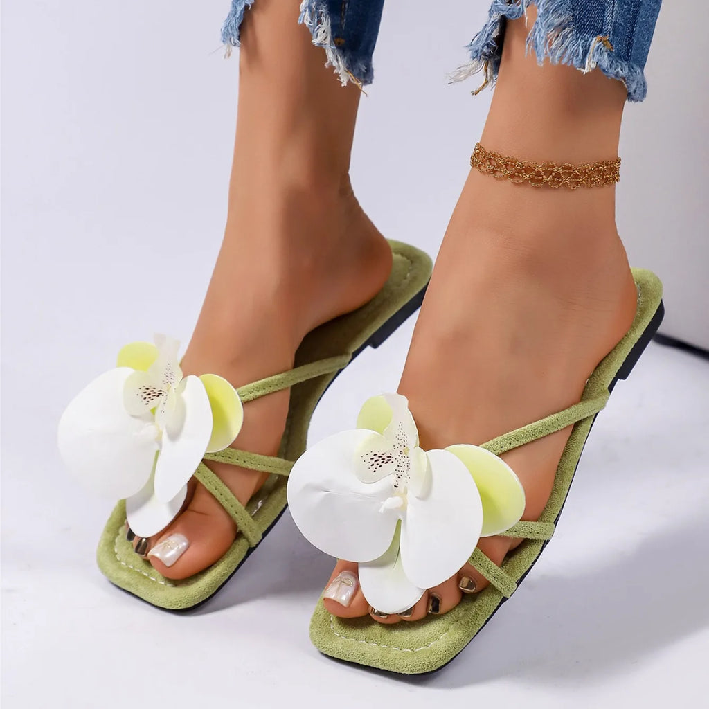 Square Open Toe Comfortable Lightweight Flower Embellishment Beach Style Fashionable Casual Slippers for Women New Summer 2026