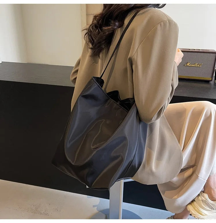 Soft Nylon Solid Color Product Designer Handbag Large Capacity Commuter Simple Tote Bag Hot Sale Versatile Fashion Shoulder Bag
