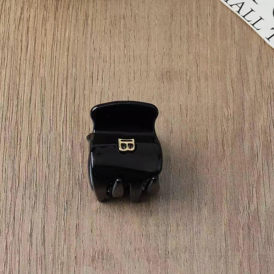 Solid-color Claw Hair Clips. Unique and casual summer family style. Acetate, handmade. High-quality. Fashion-trendy.