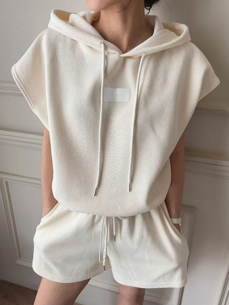 Women's Casual Sportswear Set with Hat Short Sleeve High Waist Wide Leg Shorts Fashionable Two-Piece Summer Outfit
