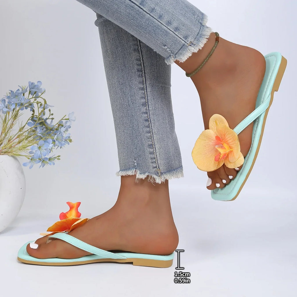 Women Slippers 2026 New Clip Toe Flower Decor Shoes Women Comfort Beach Flip Flops Fashion Square Toe Flat Sandals Slides Women