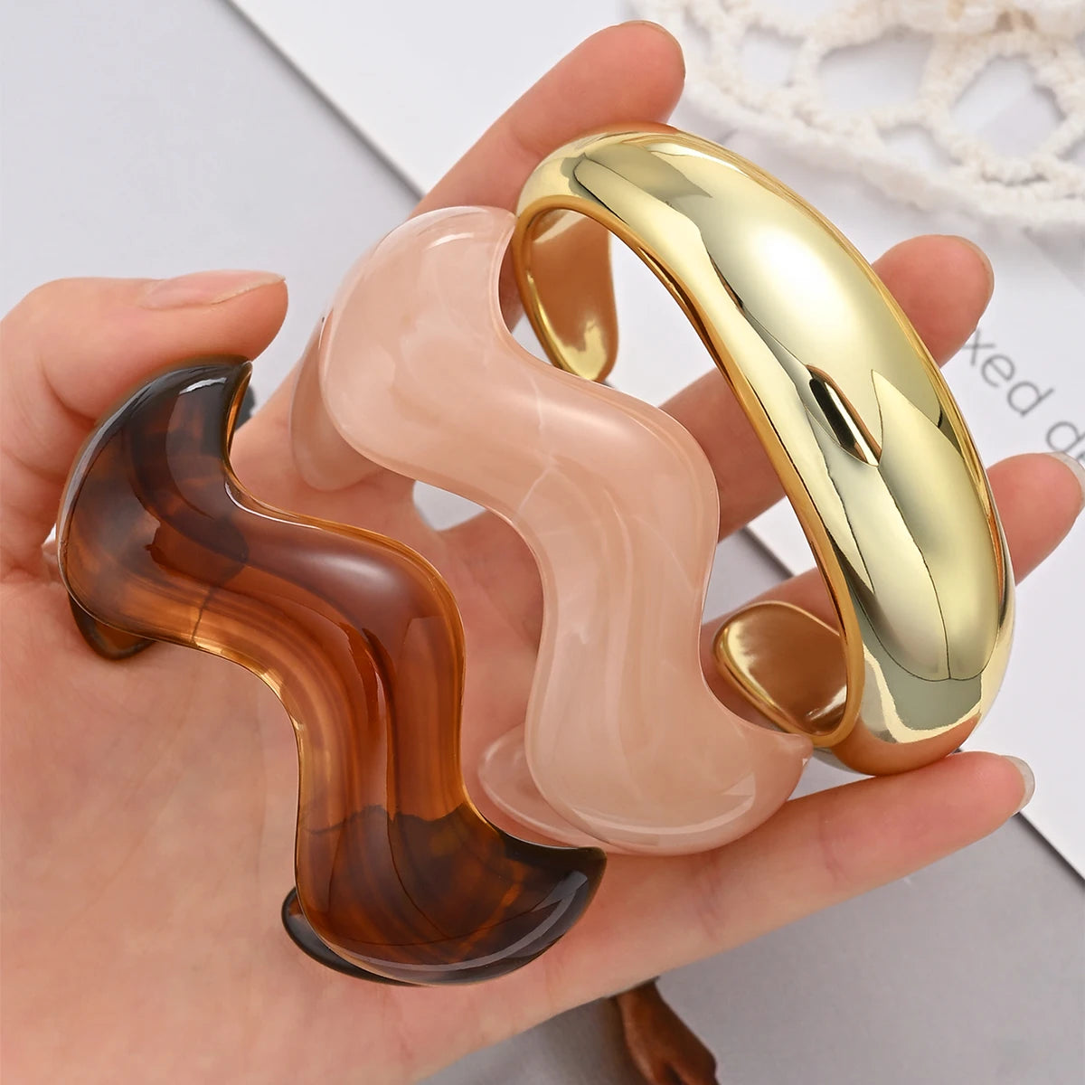 3 Pcs Irregular Wavy Resin Metal Bangle Set For Women Open Cuff Bracelets Bohemian Beach Vacation Stackable Trendy Jewelry Gifts