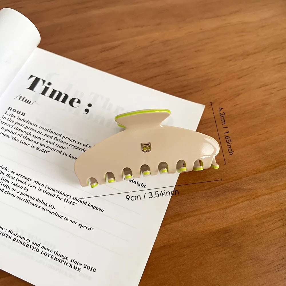 Solid-color Claw Hair Clips. Unique and casual summer family style. Acetate, handmade. High-quality. Fashion-trendy.
