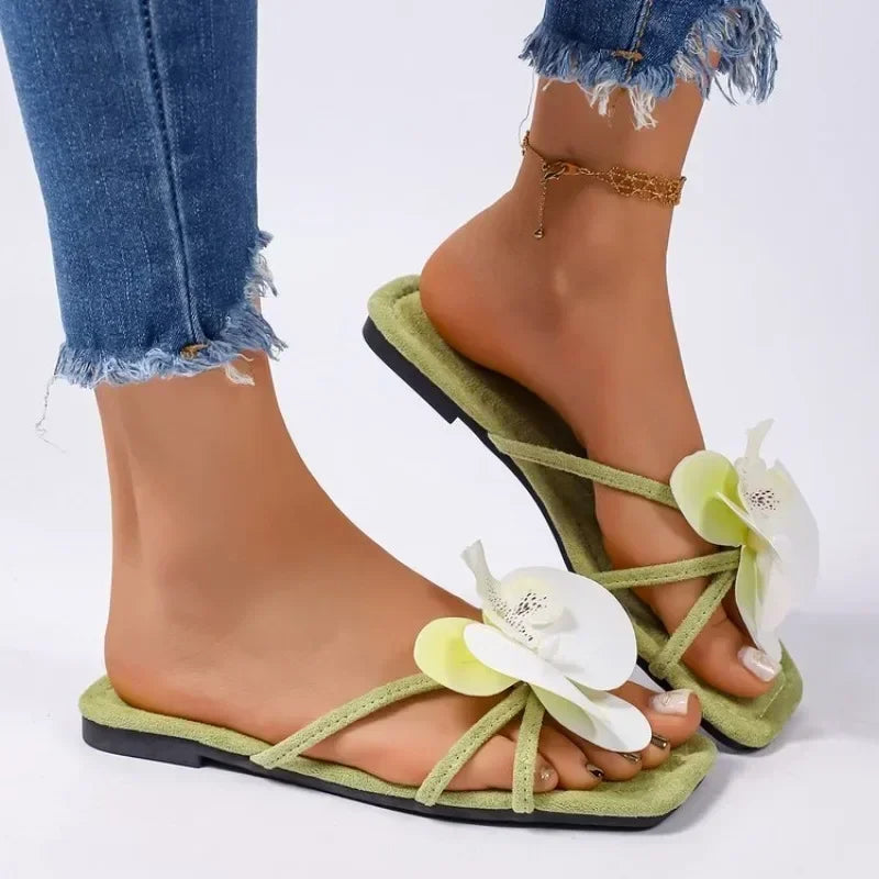 Clip Toe Flower Decor Summer Slippers for Women White Comfort Non Slip Beach Flip Flops Woman Fashion Square Toe Flat Sandals