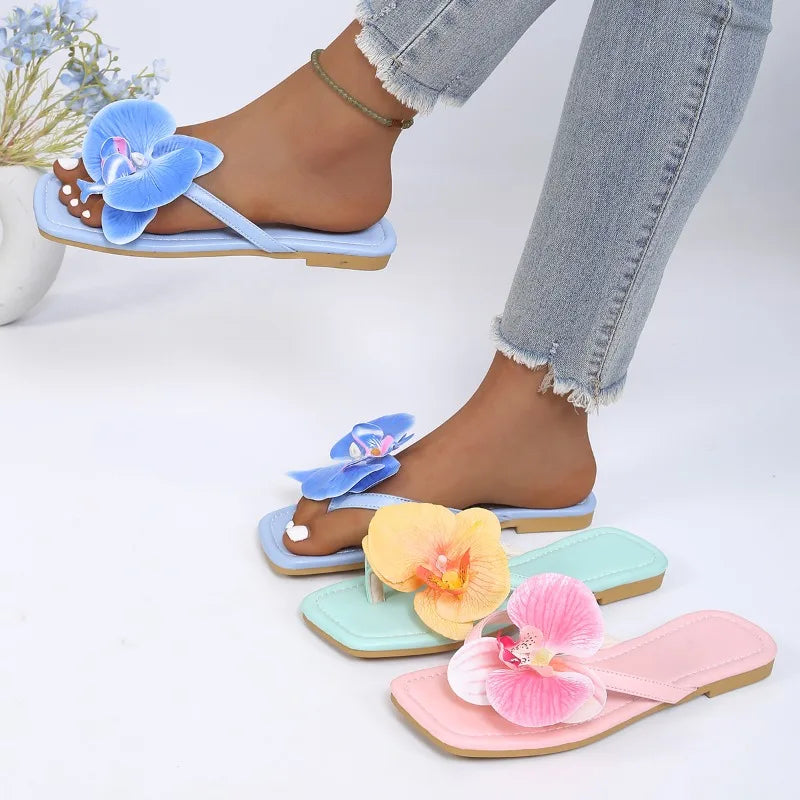 Women's Summer Lightweight Comfortable Flower Embellishment Square Toe Clip-toe Slipper Women Fashionable Casual Beach Sandals