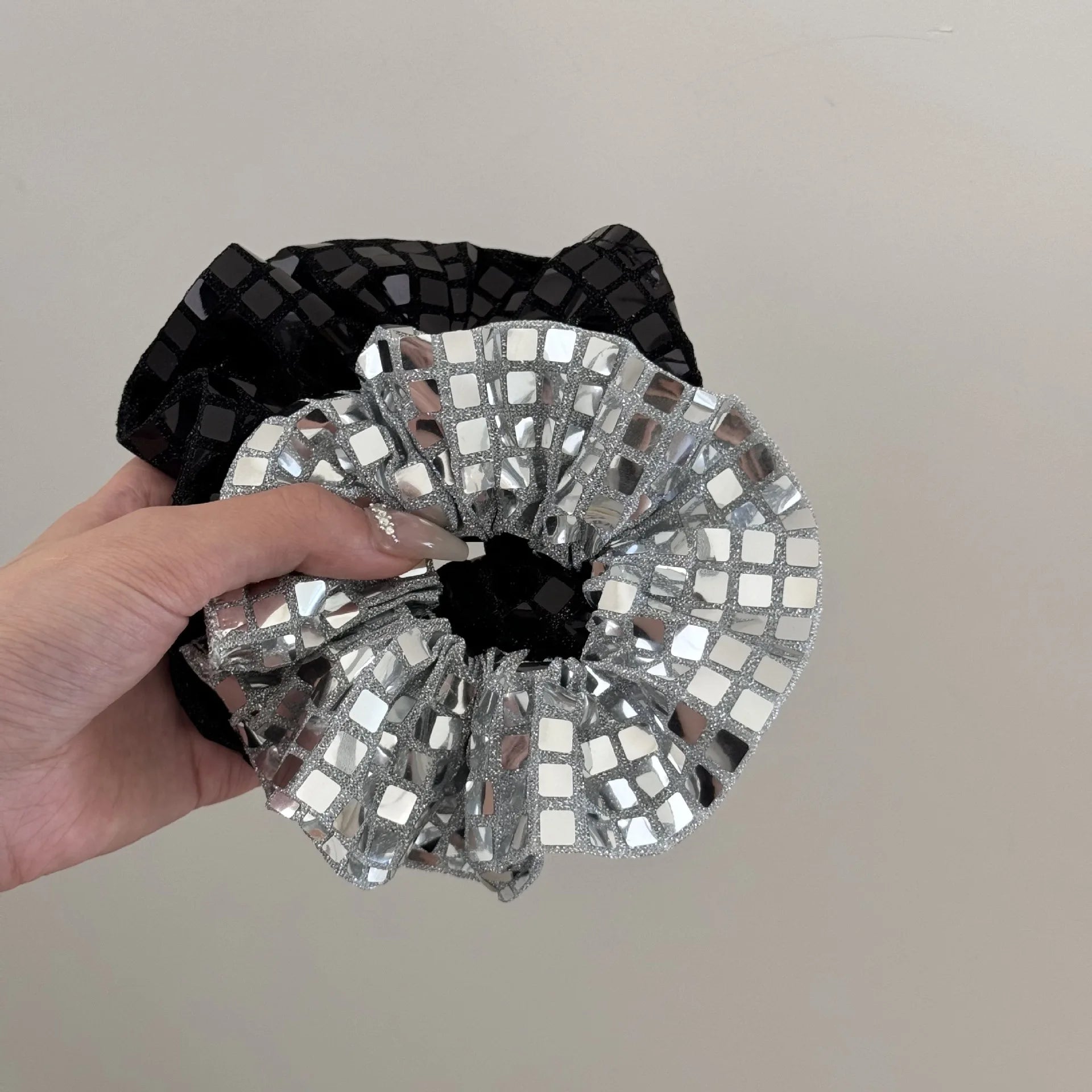 K-style Vintage Glitter Silver Scrunchies Sparkly Hair Ties for Women Chunky Sequin Ponytail Holder Party Elastic Hair Bands