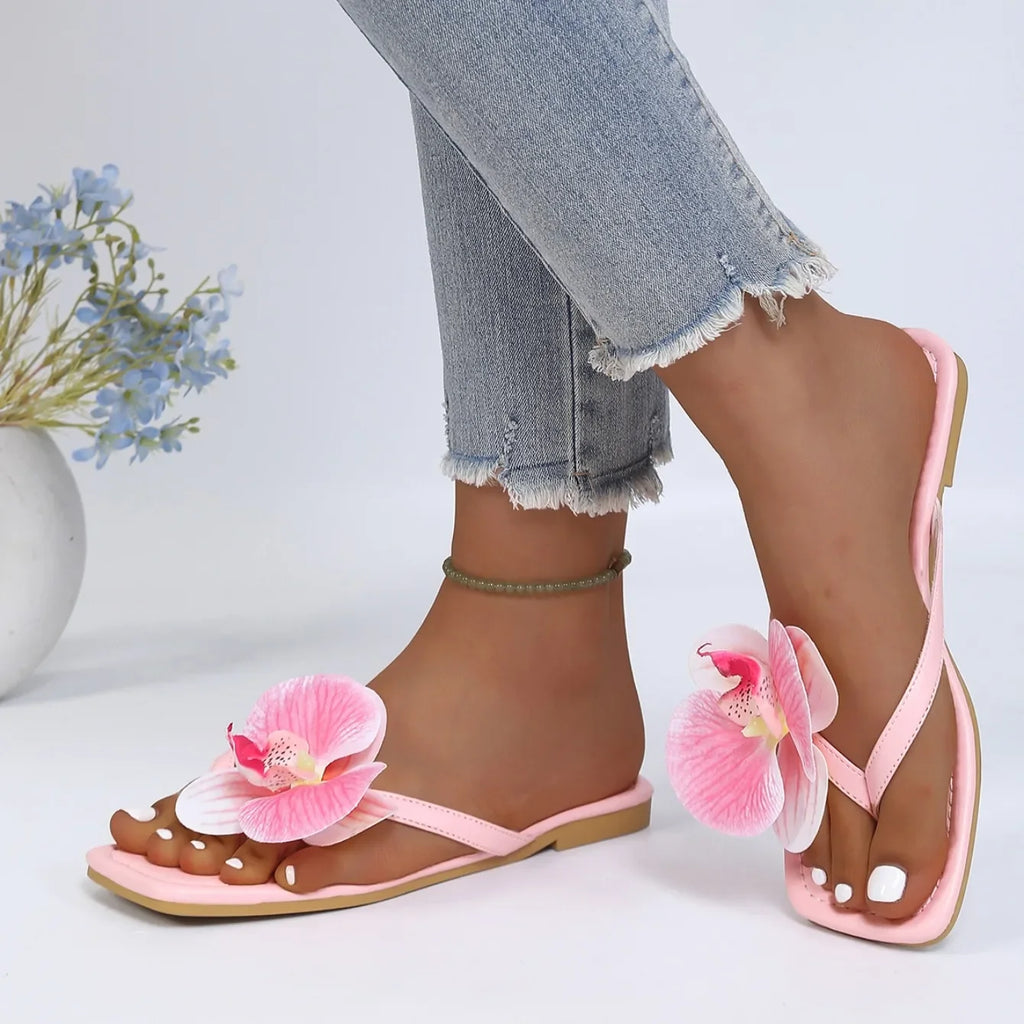 Women Slippers 2026 New Clip Toe Flower Decor Shoes Women Comfort Beach Flip Flops Fashion Square Toe Flat Sandals Slides Women