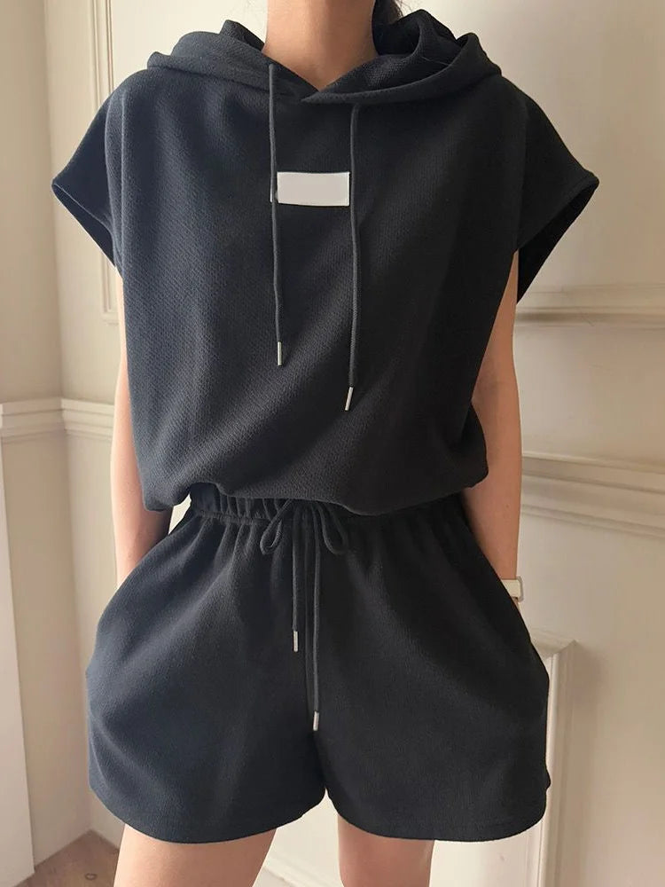 Women's Casual Sportswear Set with Hat Short Sleeve High Waist Wide Leg Shorts Fashionable Two-Piece Summer Outfit