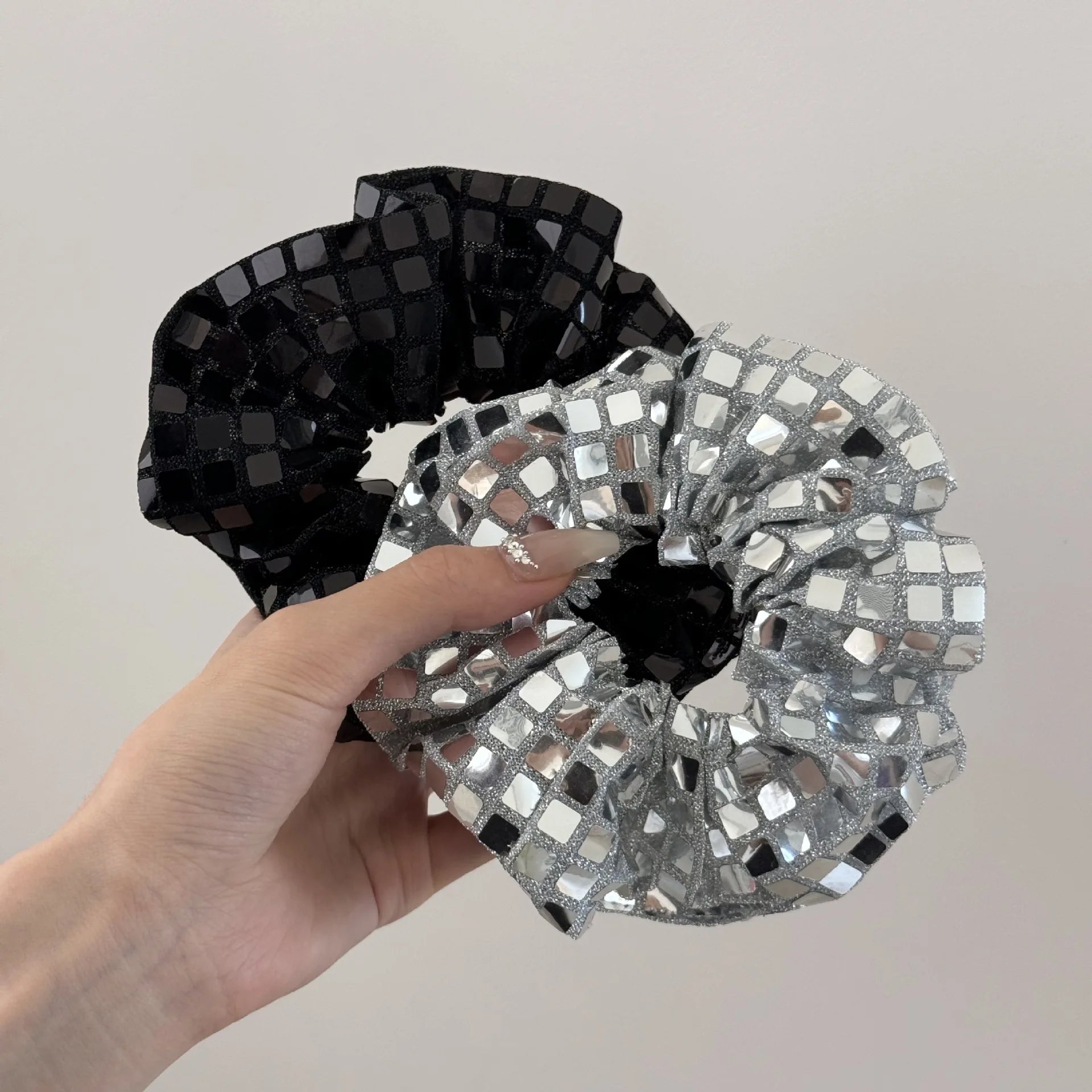 K-style Vintage Glitter Silver Scrunchies Sparkly Hair Ties for Women Chunky Sequin Ponytail Holder Party Elastic Hair Bands