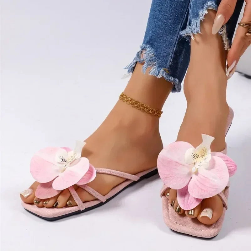 Clip Toe Flower Decor Summer Slippers for Women White Comfort Non Slip Beach Flip Flops Woman Fashion Square Toe Flat Sandals