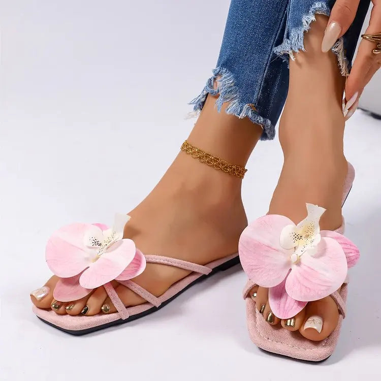Clip Toe Flower Decor Summer Slippers for Women White Comfort Non Slip Beach Flip Flops Woman Fashion Square Toe Flat Sandals