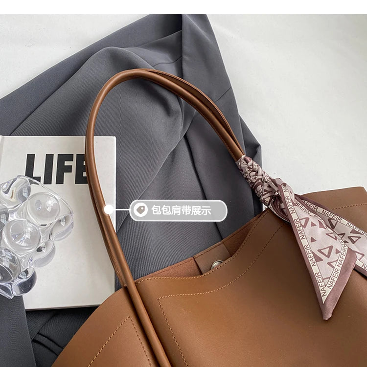 High-end Texture Retro Large-capacity Bag For Women 2023 New Autumn/winter Shoulder Bag Fashionable Tote Bag